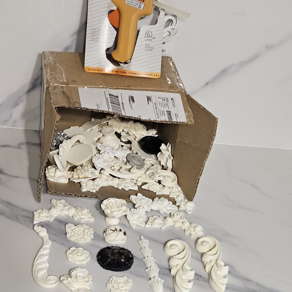 NEW Decorative White and Black Furniture/ Craft  Accents